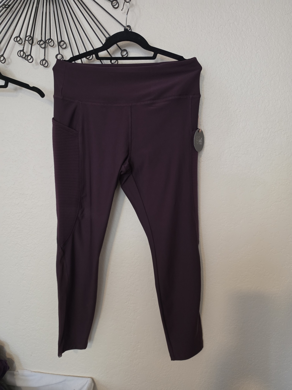 NWT Cali Active High-Waist Deep Purple Active Leggings with Side Pocket